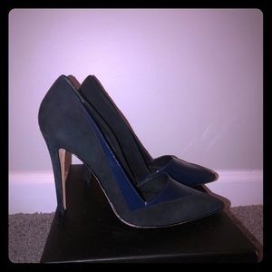 Alice& Olivia pump